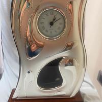 Orologio da tavolo con pendolo