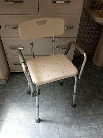 Sedia da doccia per anziani e disabili