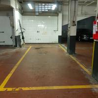 Privat: Posto Auto + Moto VIA MANZONI (Trieste Cen