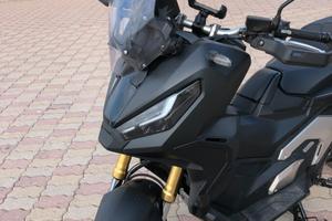 Xadv 750