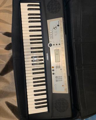 Tastiera Yamaha 61 tasti con cavalletto e borsa