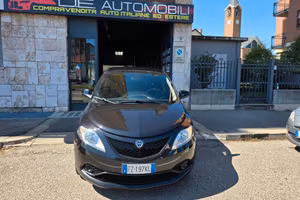 Lancia Ypsilon 1.2 69 CV 5 porte S&S Gold