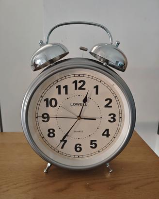 Orologio da tavolo o muro con sveglia