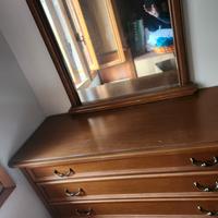 Cassettiera con specchio