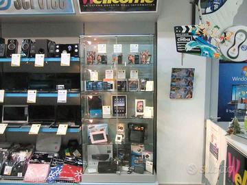 vetrina in vetro adatta per esposizione 