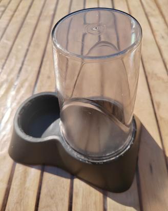 Dispenser a gravita acqua crocchette gatto cane