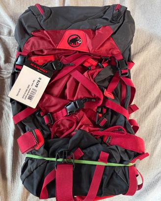 Giacca guscio e zaino della Mammut