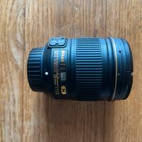 Obiettivo nikon-nikkor lens