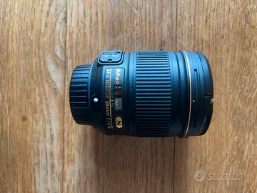 Obiettivo nikon-nikkor lens