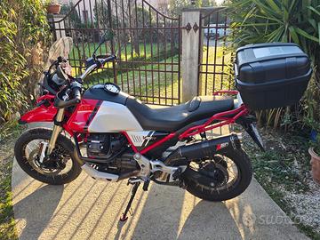 Moto Guzzi V85 TT - 2023 accessoriata