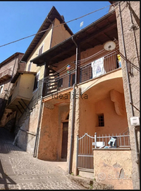 Vendita casa indipendente in via Risciolo