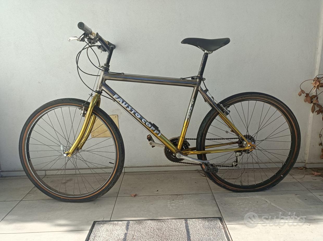 SOUVENIR : Fausto Coppi, la plume d'une idole