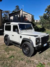 LAND ROVER Defender - 2024