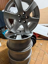 Cerchi in lega originali Volkswagen 5 fori – usati