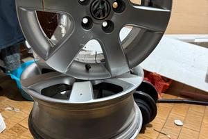 Cerchi in lega originali Volkswagen 5 fori – usati