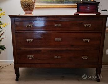 mobile in noce massiccio 