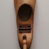 Antichità forma x scarpe 1920