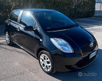 Toyota yaris 1.0 70cv garantita 12 mesi