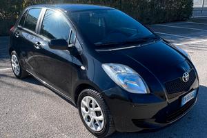 Toyota yaris 1.0 70cv garantita 12 mesi