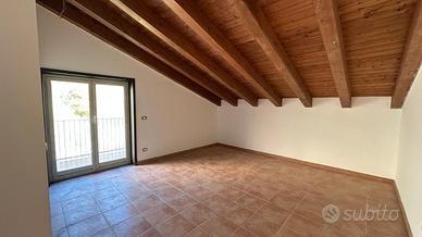 Appartamento su due livelli a gaggi