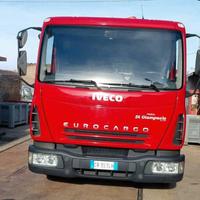 Eurocargo iveco  con gru Fassi F60 