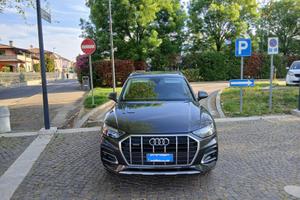 Audì Q5 40 quattro 2.0 204 euro 6D