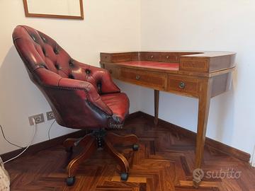 Scrittoio direttorio e poltrona chesterfield