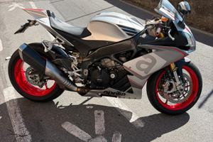 Aprilia RSV4 RR 2015