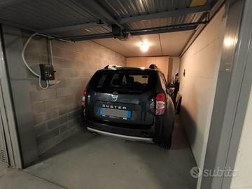 Privato vende box auto in via Bonomea