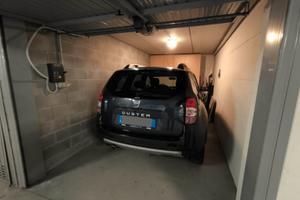 Privato vende box auto in via Bonomea