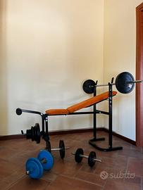 Panca palestra con pesi