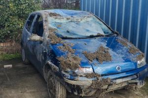 Fiat punto da rottamare 