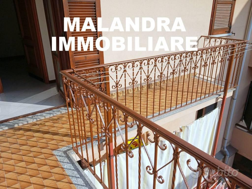 Appartamento di 133 m² con 4 locali e box auto a O - Vista 3