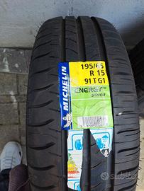 gomme 195/65/15  con cerchi in ferro 4 fori 