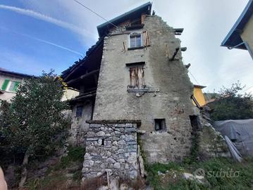 Rustico / Casale di 234 m² con più di 5 locali a N
