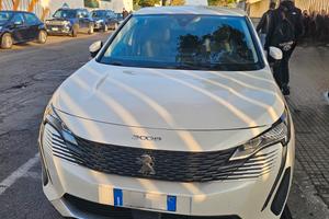 Peugeot 3008 1.5 eat8 130 cv