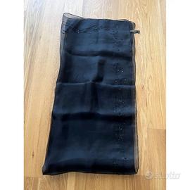 Sciarpa in seta con ricami