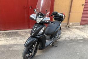 Kymco People GT 300