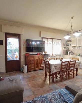 Appartamento di 141 m² con più di 5 locali a Monti