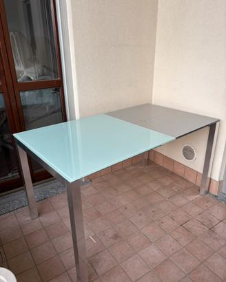 Tavolo di vetro allungabile