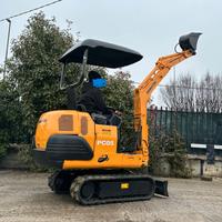 E219 Escavatore Komatsu 15 q PC05