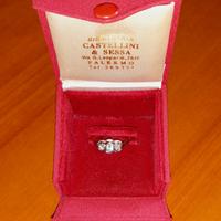 Anello antico in oro e brillanti