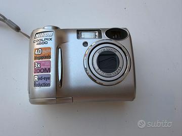 Nikon Coolpix 4600 Silver – Compatta Digitale