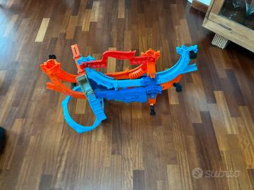 Pista hot wheels senza macchinine