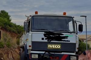 Camion 190 36 ribaltabile trilaterale