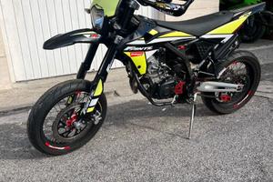 Fantic XMF 125 Performance Motard