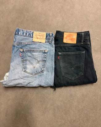 Due paia di Jeans Levi’s con strappi evidenti