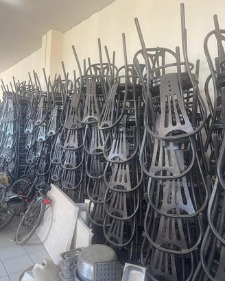 Stock tavoli per locale e altro