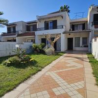 VILLA A SCHIERA A LATINA