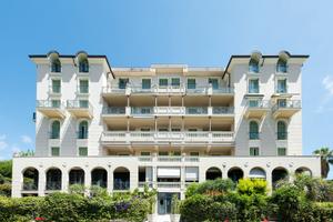 Trilocale residenza winter con 2 box e giardino